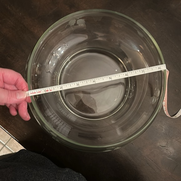 Beautiful crystal serving bowl- perfect condition. - Picture 8 of 8